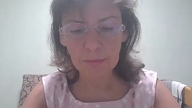 Snapshot of HollyJewel chatting on October 2, 2025, 5:49 pm HollyJewel online show from October 2, 2025, 5:49 pm