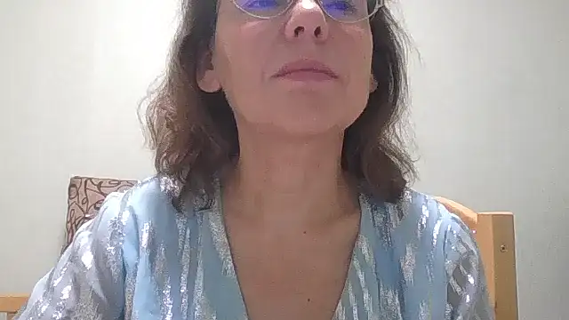 HollyJewel online show from October 28, 2025, 6:18 pm