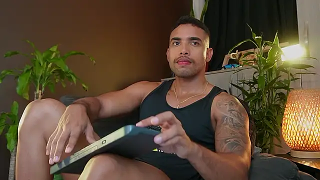 LincomAmith online show from February 18, 2026, 3:48 am