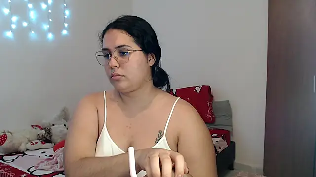 zaritagape21 online show from October 26, 2025, 2:01 am