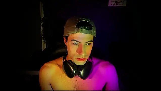 newjeff online show from October 6, 2025, 5:46 pm