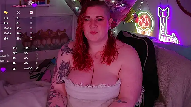 Snapshot of opalreigning chatting on December 3, 2025, 9:31 am opalreigning online show from December 3, 2025, 9:31 am