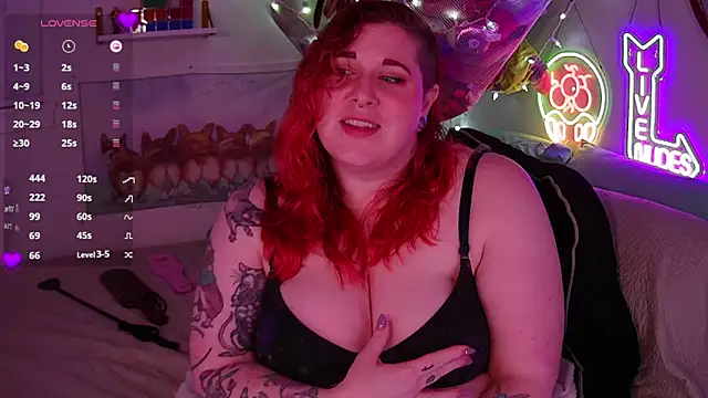 Snapshot of opalreigning chatting on November 26, 2025, 9:31 am opalreigning online show from November 26, 2025, 9:31 am