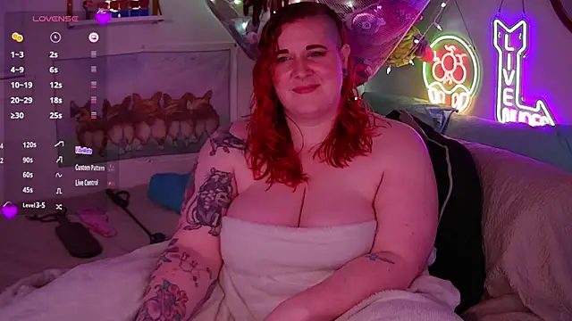 Snapshot of opalreigning chatting on November 3, 2025, 11:14 am opalreigning online show from November 3, 2025, 11:14 am