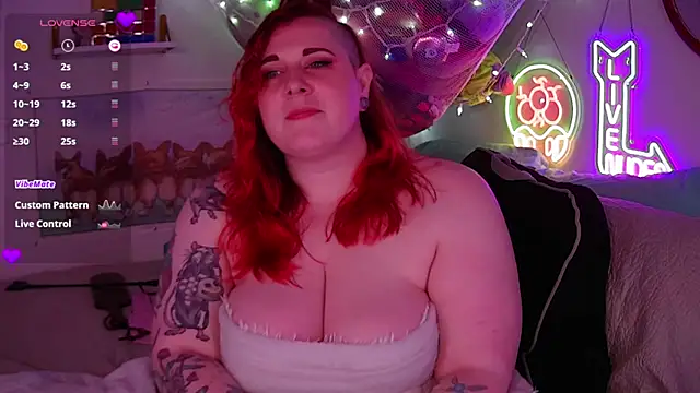 Snapshot of opalreigning chatting on November 2, 2025, 11:48 am opalreigning online show from November 2, 2025, 11:48 am