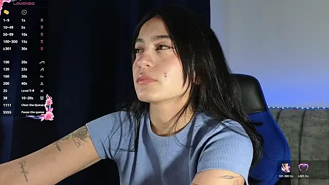 Snapshot of ZaraDames_ chatting on April 29, 2026, 6:06 am ZaraDames online show from April 29, 2026, 6:06 am