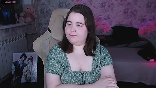 Snapshot of Estelle_Hicks chatting on July 9, 2026, 7:13 pm Estelle Hicks online show from July 9, 2026, 7:13 pm