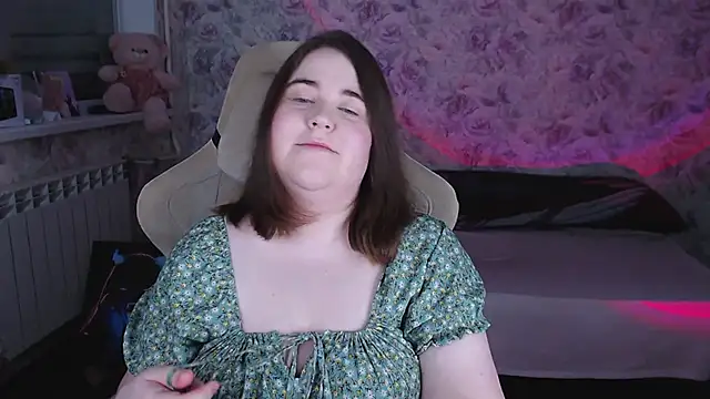 Estelle Hicks online show from April 28, 2026, 6:56 pm