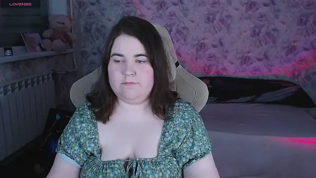 Estelle Hicks online show from May 6, 2026, 6:56 pm
