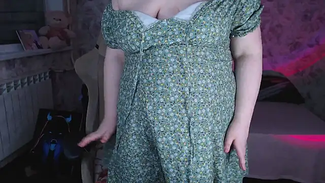 Estelle Hicks online show from May 3, 2026, 6:55 pm