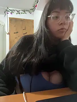 Snapshot of indiegirl666 chatting on December 20, 2025, 2:47 am indiegirl666 online show from December 20, 2025, 2:47 am