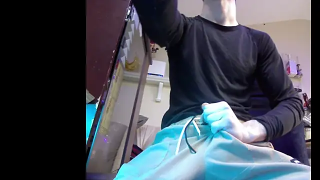 Snapshot of slendt94 chatting on March 19, 2025, 6:57 am slendt94 online show from March 19, 2025, 6:57 am