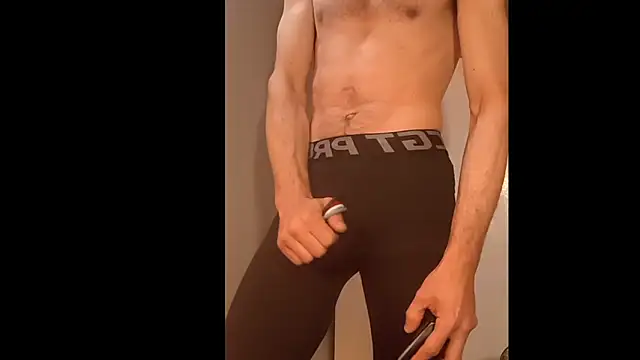 Snapshot of slendt94 chatting on October 19, 2025, 10:29 am slendt94 online show from October 19, 2025, 10:29 am