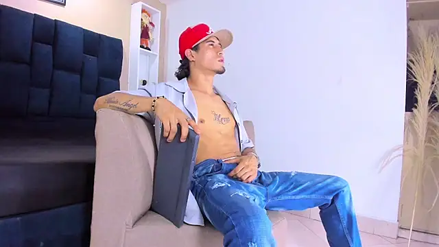 Snapshot of Jhonn_Rhyss chatting on November 30, 2025, 7:36 pm Jhonn Rhyss online show from November 30, 2025, 7:36 pm