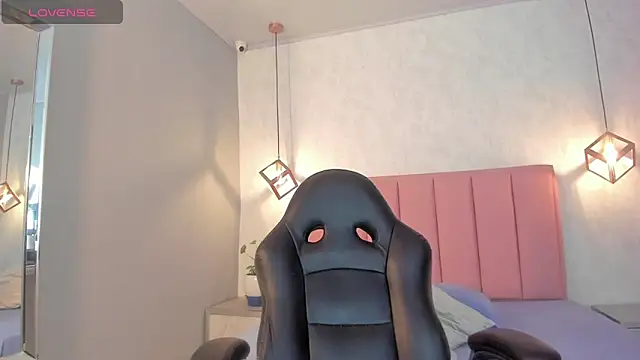 Snapshot of SUNNYCYRUS chatting on November 5, 2025, 12:30 pm SUNNYCYRUS online show from November 5, 2025, 12:30 pm