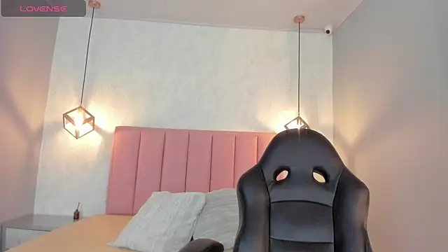 Snapshot of SUNNYCYRUS chatting on October 27, 2025, 12:28 pm SUNNYCYRUS online show from October 27, 2025, 12:28 pm