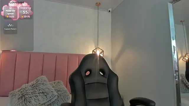 Snapshot of SUNNYCYRUS chatting on October 15, 2025, 12:46 pm SUNNYCYRUS online show from October 15, 2025, 12:46 pm