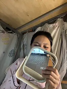 Snapshot of Be-MyMy chatting on February 22, 2025, 7:23 am Be-MyMy online show from February 22, 2025, 7:23 am