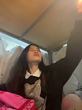 Snapshot of Be-MyMy chatting on February 17, 2025, 1:33 pm Be-MyMy online show from February 17, 2025, 1:33 pm