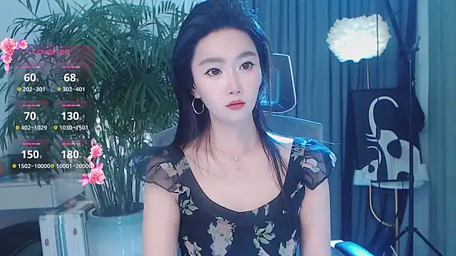 Snapshot of FeiFei-babe chatting on June 9, 2026, 11:44 am FeiFei-babe online show from June 9, 2026, 11:44 am