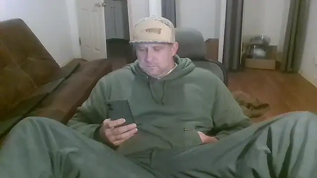 poundyouout69 online show from January 6, 2026, 3:32 am