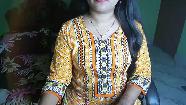 BengaliQueenStar online show from April 24, 2026, 4:09 pm