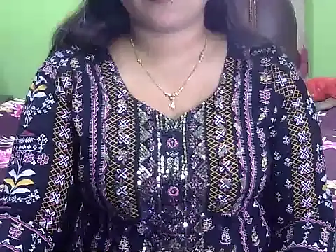 Snapshot of BengaliQueenStar chatting on November 11, 2025, 3:18 pm BengaliQueenStar online show from November 11, 2025, 3:18 pm