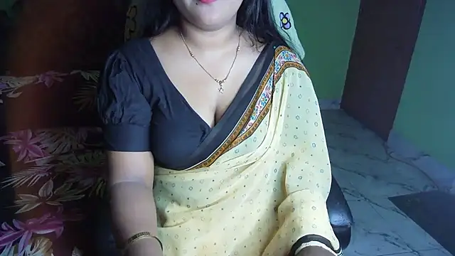 BengaliQueenStar online show from April 28, 2026, 4:33 pm