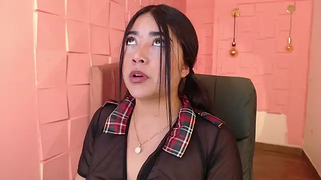 Snapshot of Susy_thomson chatting on September 24, 2025, 12:29 am Susy thomson online show from September 24, 2025, 12:29 am