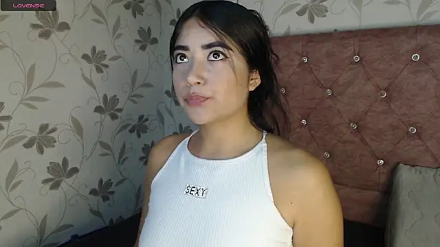 Snapshot of Susy_thomson chatting on March 22, 2025, 7:31 pm Susy thomson online show from March 22, 2025, 7:31 pm