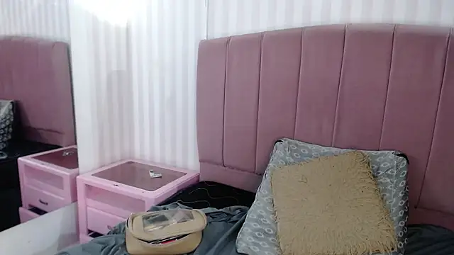 Snapshot of Susy_thomson chatting on March 2, 2025, 2:19 am Susy thomson online show from March 2, 2025, 2:19 am