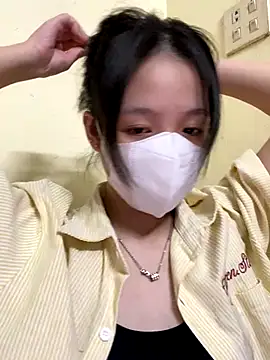 minmin2kk5 online show from October 6, 2025, 4:41 pm