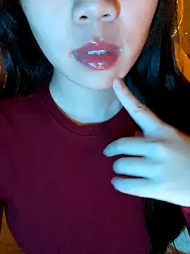 minmin2kk5 online show from October 30, 2025, 2:36 pm