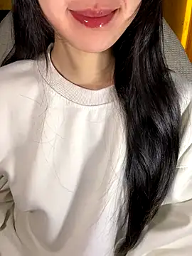 minmin2kk5 online show from December 5, 2025, 4:05 pm