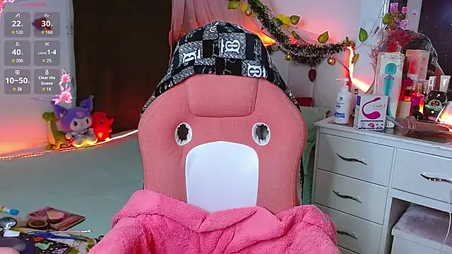 Littlerouse  online show from December 20, 2025, 11:29 pm