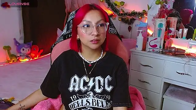 Littlerouse  online show from January 10, 2026, 5:14 am