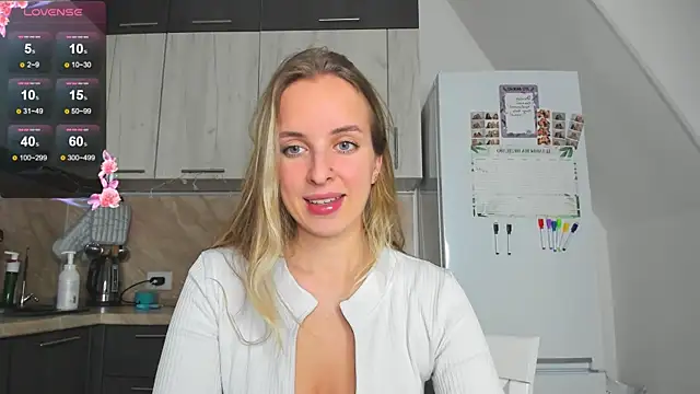 Snapshot of violet_blue_eyes chatting on December 10, 2024, 1:44 pm violet blue eyes online show from December 10, 2024, 1:44 pm