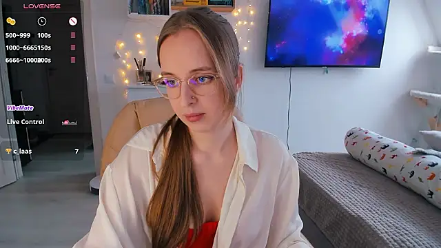 violet blue eyes online show from February 6, 2026, 11:28 am