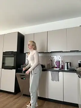 Snapshot of Livewithlucy chatting on March 9, 2026, 12:09 pm Livewithlucy online show from March 9, 2026, 12:09 pm