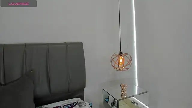 Snapshot of Cherllynn chatting on October 17, 2025, 4:20 pm Cherllynn online show from October 17, 2025, 4:20 pm