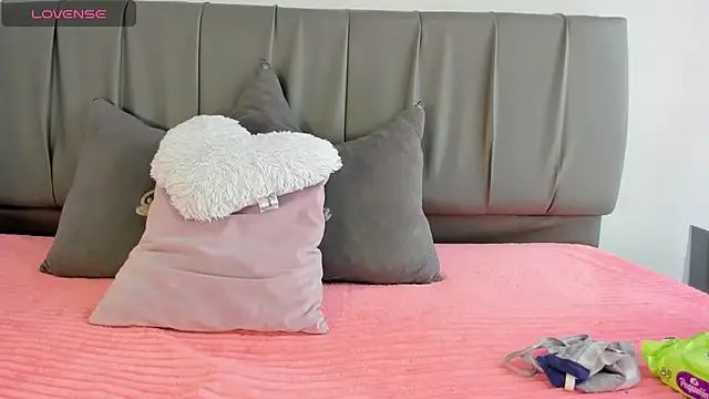 Snapshot of Cherllynn chatting on October 11, 2025, 2:51 pm Cherllynn online show from October 11, 2025, 2:51 pm