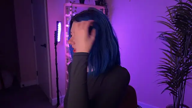 Snapshot of _vixenp chatting on December 4, 2025, 6:29 pm vixenp online show from December 4, 2025, 6:29 pm