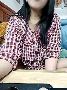 cream1299 online show from March 7, 2025, 12:01 pm