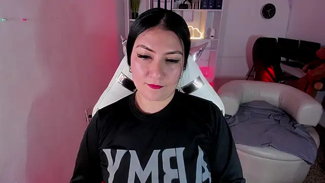 Snapshot of katya_nt chatting on November 18, 2025, 1:03 pm katya nt online show from November 18, 2025, 1:03 pm