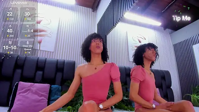 Snapshot of Camille_Cedrik chatting on October 24, 2025, 8:19 pm Camille Cedrik online show from October 24, 2025, 8:19 pm