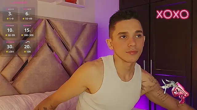 Snapshot of andeerr_ chatting on November 4, 2025, 9:29 pm andeerr online show from November 4, 2025, 9:29 pm