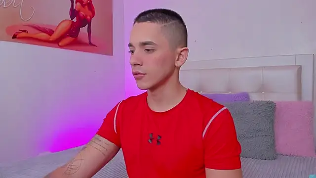 Snapshot of andeerr_ chatting on January 4, 2025, 7:44 pm andeerr online show from January 4, 2025, 7:44 pm