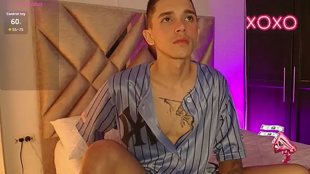 Snapshot of andeerr_ chatting on November 5, 2025, 10:46 pm andeerr online show from November 5, 2025, 10:46 pm