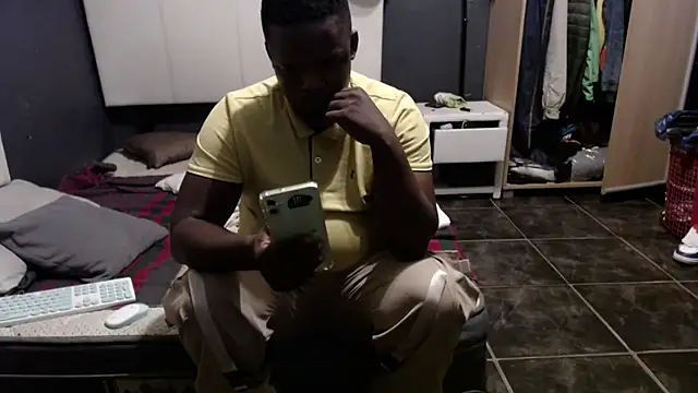 THEEBOSSTEE online show from March 21, 2026, 11:08 pm