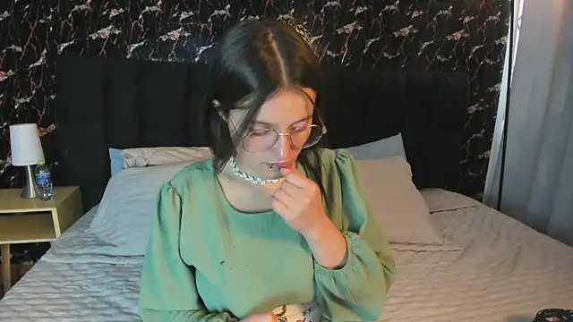 Snapshot of Elecktra_sweet chatting on October 18, 2025, 8:00 pm Elecktra sweet online show from October 18, 2025, 8:00 pm